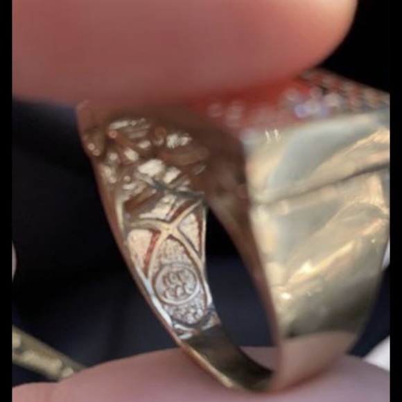 10 kt gold ring 11 grams 350$ - Picture 3 of 3